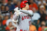 海外「大谷翔平、祝・３４号ホームラン！」12勝目翌日に打球速度160㎞、飛距離118ｍを腕１本でぶっ放す！