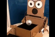 「ロボット・マジシャン」と題された動画が海外掲示板で話題に