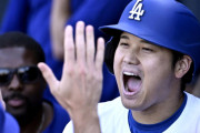 大谷翔平のスイングの秘密を発見したかもしれない←「彼ならホウキでも・・・」（海外の反応）