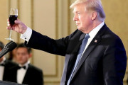 トランプ健康診断は「職務に完全適合」、韓国では高齢でも健康管理を評価する声と世界混乱への懸念