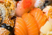 アメリカ式のお寿司を作ってみた！「炊飯器壊れたら泣くw」「幸せな動画ありがとう」海外の反応