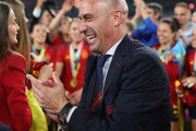 【海外の反応】BBCがスペイン連盟会長のキス騒動で誤った映像を流す「ハゲに対する差別」