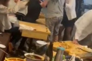 海外「中国人観光客が池袋のラーメン屋で喧嘩したようだ」
