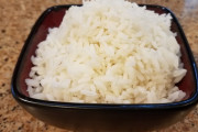 外国人「どうして日本人は米が大好きなんだ？味がしないのに」