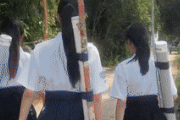韓国人「日本の女子学生弓道部の様子がこちらです‥」→「精神修養まで重視するの信じられない…（ﾌﾞﾙﾌﾞﾙ」