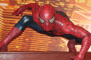 海外「これは最高に”現実的”なスパイダーマンだな！」日本のスパイダーマンは、人生は酷いもんじゃないって思わせてくれるｗ