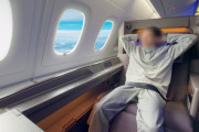 海外「いい飛行機！」ANA地域限定便ファーストクラスでハワイから日本へ！贅沢旅Vlogに関心