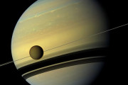 【海外】「天文学者が解明！土星の最大の謎とは？」