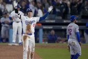 大谷翔平の万歳が相手への仕返しだったことに全米騒然！←「米生活の影響」（海外の反応）