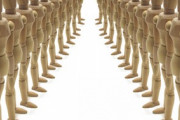 日本の儀仗兵を賞賛していたアメリカ人が、韓国の儀仗兵が現れると…？「日本の子供たちはみんな出てこない」「韓国に生まれたことを誇りに思います！」韓国の反応