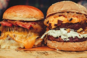 鶏肉５枚！原宿のモンスターチキンバーガーがすごい 海外の反応