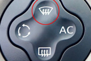 「この車は…曇り止め機能を信じすぎていると思うんだ…」不安しか感じない光景