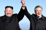 韓国人「文在寅と金正恩、A4で一つになる！」