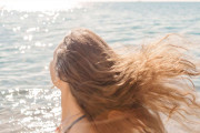海外「日本に住むと髪質が悲惨になるのは何故？」（海外の反応）