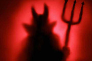 米女性医師「悪魔に体液を注ぎ込まれた人が不妊症になる。病気の治療にはエイリアンのDNAを用いる」