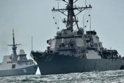 トランプ氏訪日時、横須賀の「駆逐艦ジョン・マケイン」布で覆う 　海外の反応