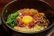 韓国人「ビビンバを食べる白人少女をご覧ください」