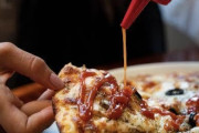 外国人「ピザにケチャップみたいな犯罪的な食習慣ってある？」