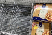 外国人「コロナのパニック買いでも売れ残った商品を分析していく！」