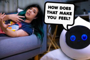 海外「英語版どうしてこうなったｗ」ちょっと怖い癒しロボット！？日本の面白グッズに爆笑