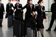 日本航空がCAらのパンプス・ヒール規定を撤廃し海外から支持の声！（海外の反応）