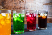 海外「チームで対決だ！」日本の清涼飲料水の一番を決めたい外国人たち