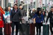 海外「香港デモと台湾への旅行制限を受けて、日本への中国人観光客数が過去最高に」