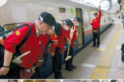 【礼儀正しすぎｗ】韓国人「清掃員が電車で頭下げる理由が感動モノすぎてヤバいｗｗｗ」