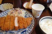 【画像あり】韓国人「何て美味しそうなんだ！」韓国の300円トンカツセットが凄すぎる‥　韓国の反応