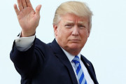 韓国人の反応「下院共和党議長　祝　トランプの拘置所で取られた写真　4度撮り直しでカッコよくなった」