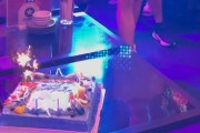 世界最高のFWが日本で行った誕生日会に世界が騒然！←「ブレードランナーっぽい」(海外の反応)
