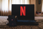 【海外】インターネットエンターテインメントの進化: 変わりゆく楽しみ方とは？