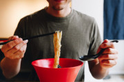 ラーメンの消費量は韓国人が日本人より多い!? その理由は「日本人が食ってるのは〇〇ばかりだからだろw」