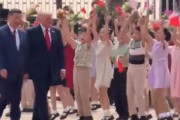 海外「子どもを使った北朝鮮スタイルでトランプを歓迎する中国www」