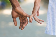 【海外】「ほとんどの人が気づかない！小指に隠された珍しいひとひねりとは？」