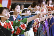 【海外】「日本の伝統は魅力に満ち溢れているな」日本の伝統競技「通し矢」に海外も感動！