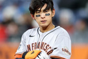 【歓喜】韓国人「イジョンフが小笠原からヒット打って嬉しさ爆発です」