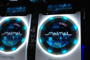 海外「日本ヤバいね！東京のアーケードゲームが別次元なんだがｗｗｗ」日本人が音楽ゲームの”maimai”をプレイする姿に外国人が驚愕！！