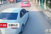 「妻がバスに乗れなかった！」とバス前に割り込み急ブレーキ