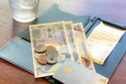 海外「払うな！」日本でもついにチップが導入されたと海外大騒ぎ！（海外の反応）