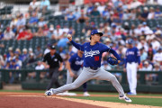 海外の反応   「日本最高の投手」山本由伸、衝撃デビュー！2回無失点3奪三振