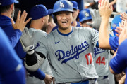 手負いの大谷翔平が第三戦でスタメン出場で得点に絡む！←「本当に戦士！」(海外の反応)