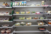 海外「結局のところ、日本のコンビニでは何を買えば良いんだ？」訪日旅行者に人気のコンビニアイテムに対する海外の反応