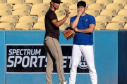 大谷翔平とダルビッシュの壁画の前に現れた人物に全米騒然！←「WBCで共闘」（海外の反応）