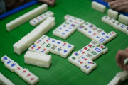 外国人「麻雀ってルールが意味不明すぎて理解できないよな」
