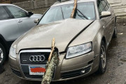 外国人整備士「客が持ってきたヤベー車の写真をみんなに見せていく」