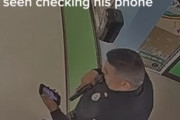 海外「アメリカの警察相当やばい」田舎村の警官は小さな命の危機を前にしても働かねえのか