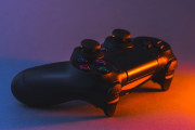 【悲報】ソニー従業員がプレイステーションを横領してゲーム屋に不正転売→ 2億円の小遣いを荒稼ぎｗｗｗｗ