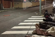 【迷惑行為】訪日中国人、東京タワー前の横断歩道でまさかの非常識行動ｗｗｗ【現地騒然】