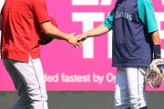 外国人「イチローに挨拶する大谷翔平、これは美しい光景だ」
